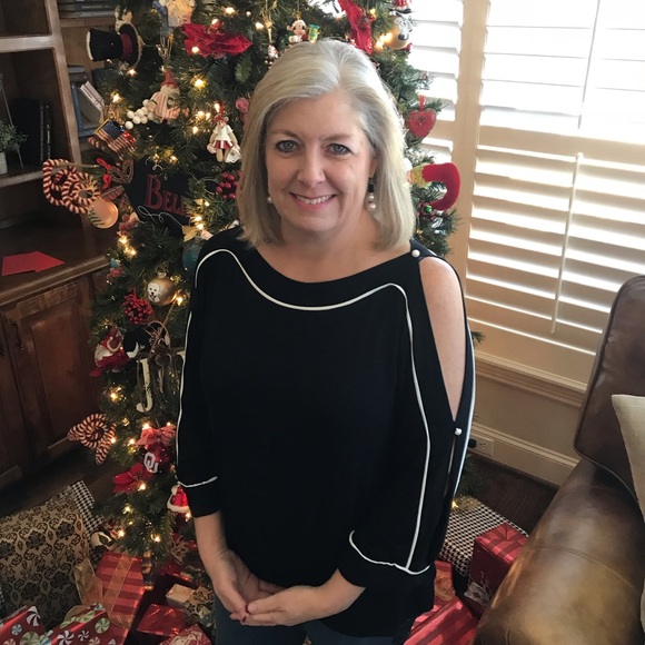 Meet your Posher, Monica - Picture 1 of 1